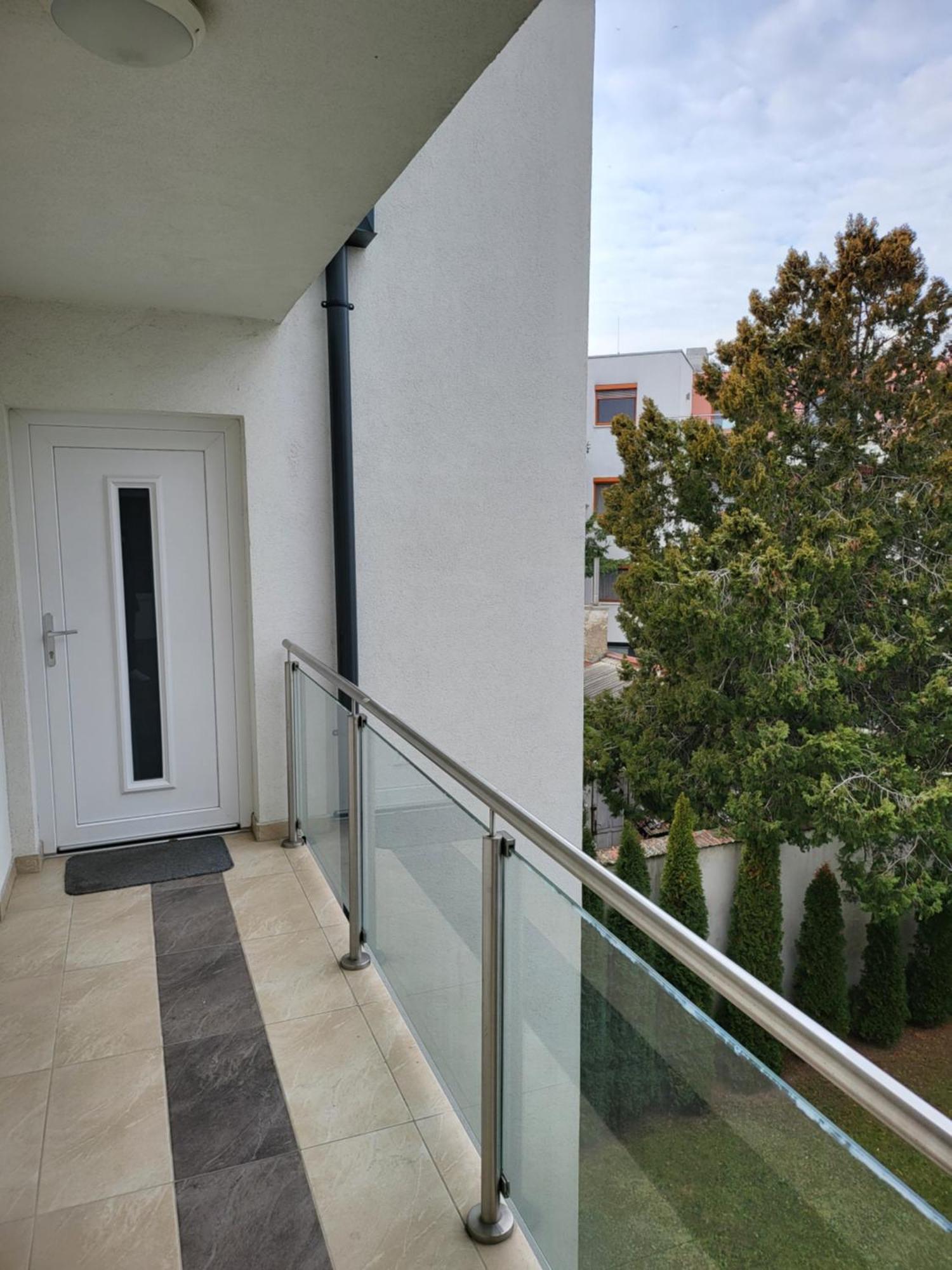 Triangol Apartman: Fuerdo, Belvaros, Egyetem Yanıkkale Dış mekan fotoğraf